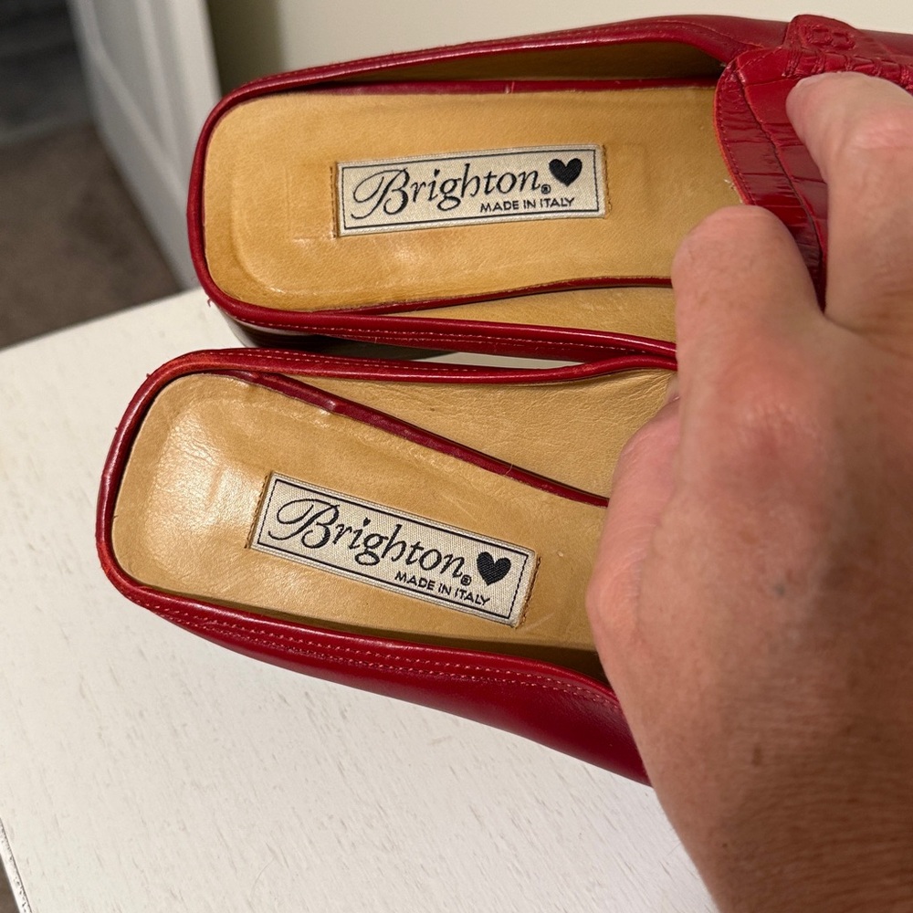 Vintage Brighton Women’s (Julie) Red Crocodile Embossed Leather Mules / Size 8.5 - Picture 4 of 9